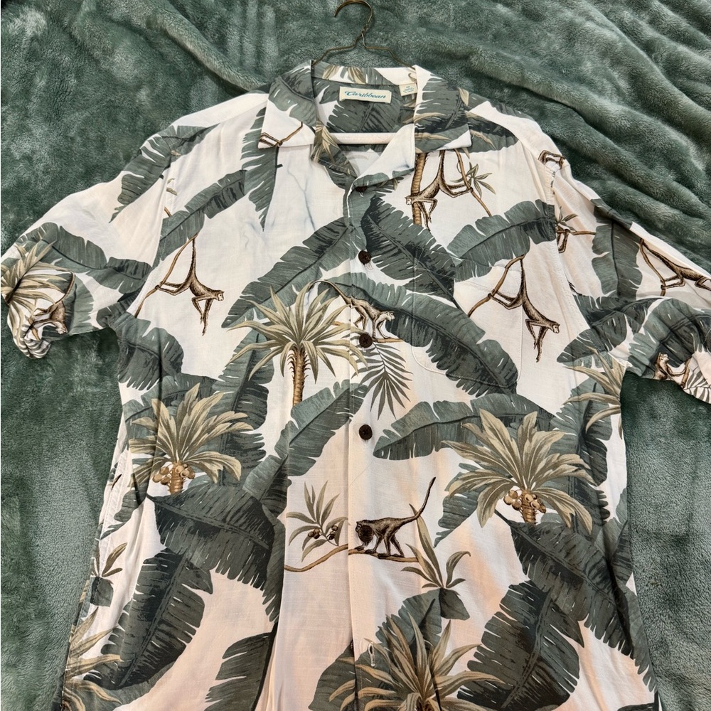 Tropical Leaf Print Button-Up Shirt